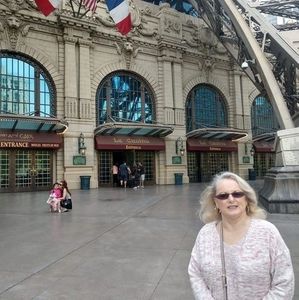 Meet your Posher, Sheila